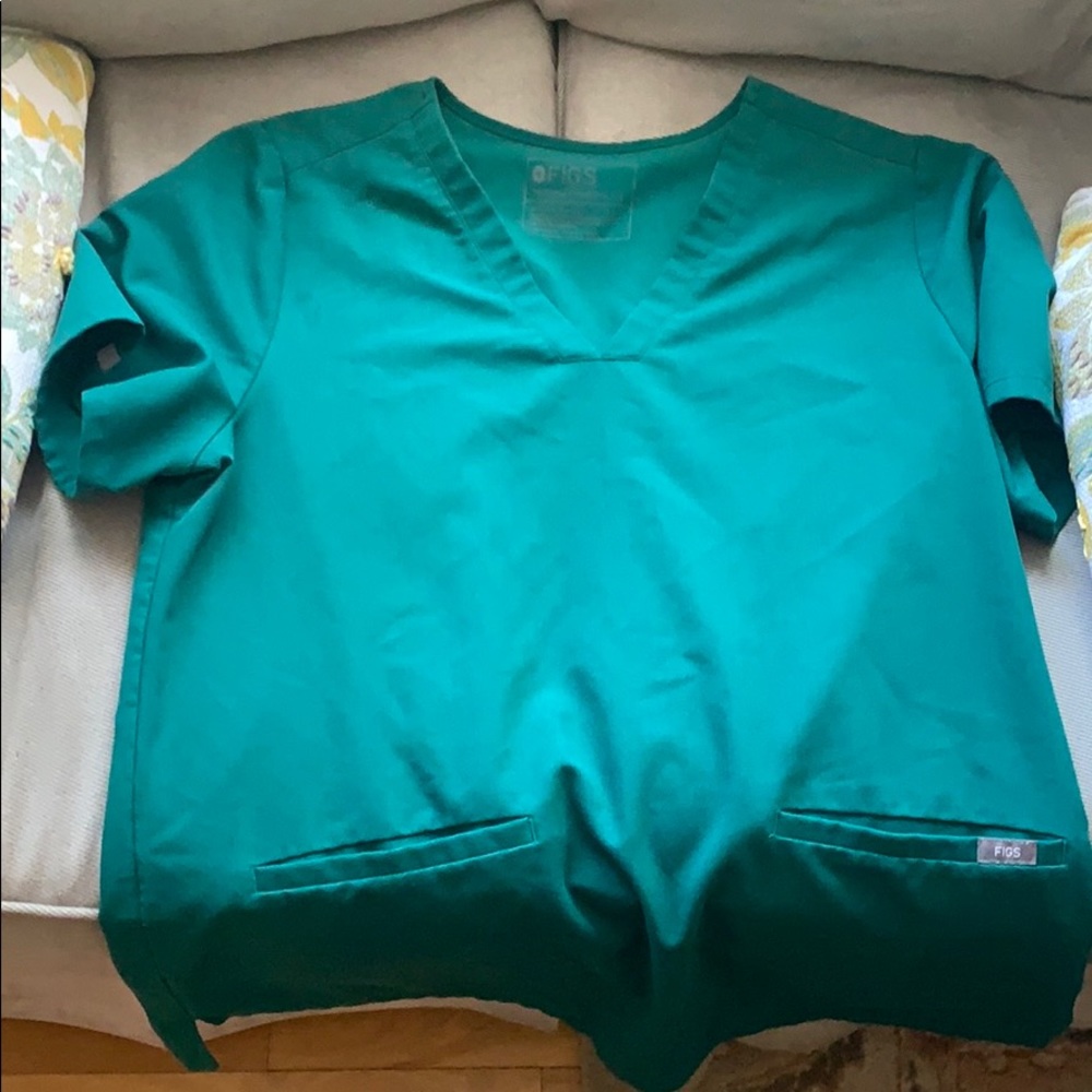 Figs scrub top